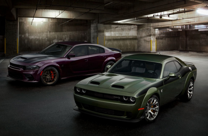 dodge charger vs dodge challenger: which would you choose? (video)