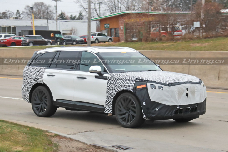 2024 lincoln aviator spied wearing a mid-cycle refresh