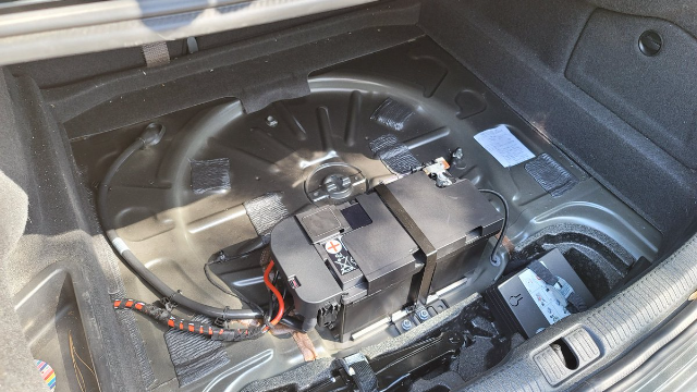 how to, how to replace the car battery on a audi rs3 sedan