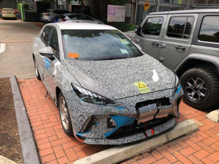 “bargain of the year:” first mg 4 electric hatchback spotted on roads in sydney