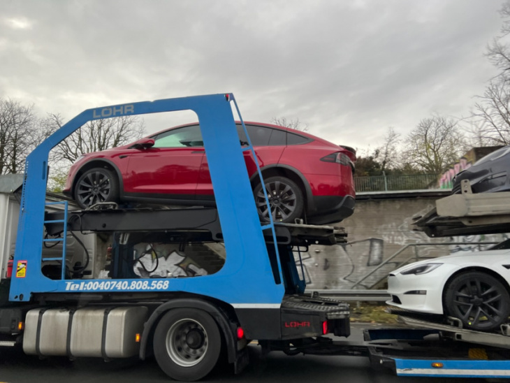 initial tesla model x/s models delivered to customers in germany
