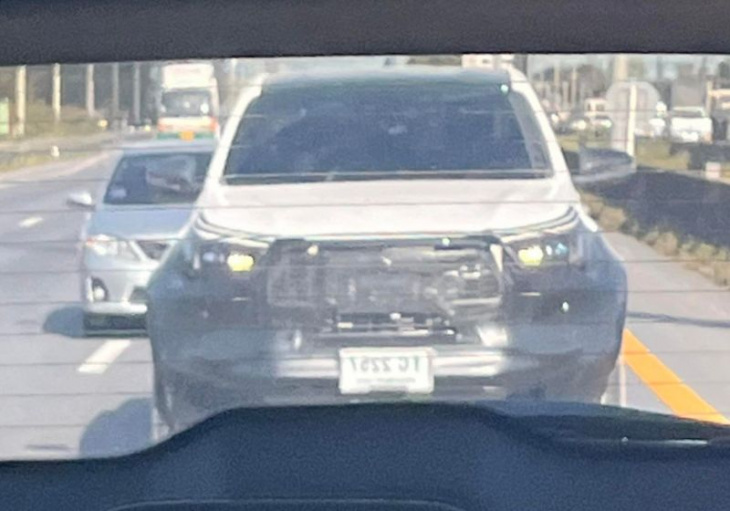 spyshot: buff-looking toyota hilux spotted in thailand to challenge ranger raptor