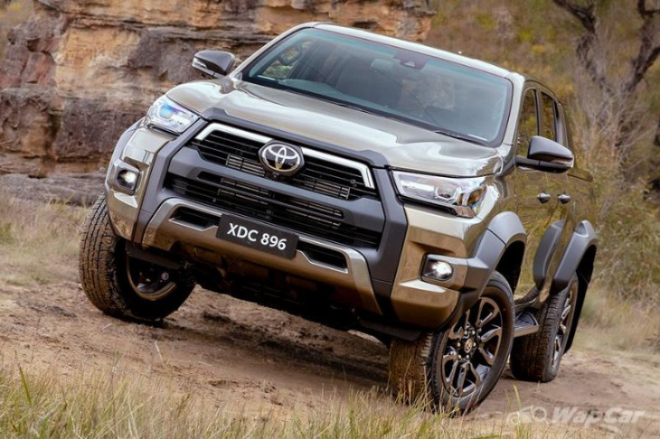 spyshot: buff-looking toyota hilux spotted in thailand to challenge ranger raptor