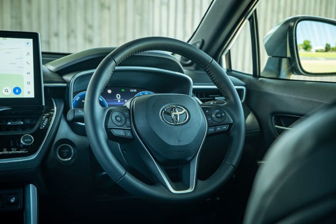 android, toyota corolla cross 2023 review: atmos hybrid 2wd