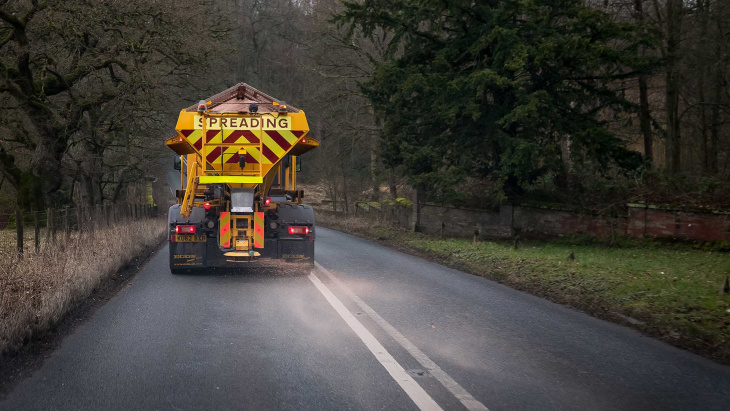 how to, how to pass a road gritter without damaging your car