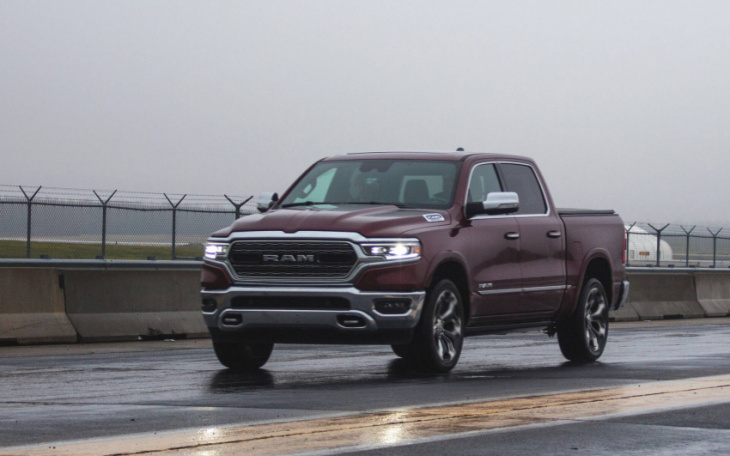 1.4 million ram pickups recalled globally for faulty tailgate
