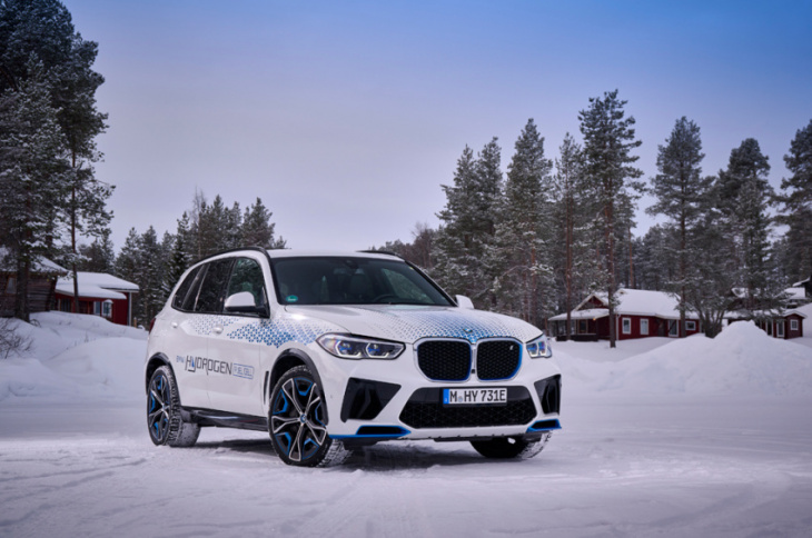 bmw ix5 hydrogen heads into small-series production