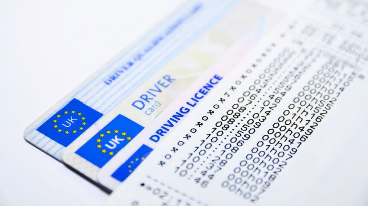 how to, driving licence renewal guide: how to renew your licence, change the photo or address