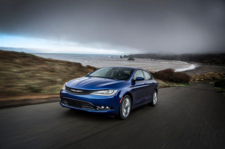 chrysler 200 vs. chrysler 300: which one is the better used deal?