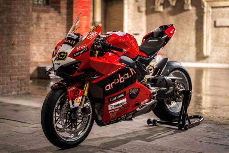 race replica panigale v4s celebrate ducati's motogp and wsbk titles