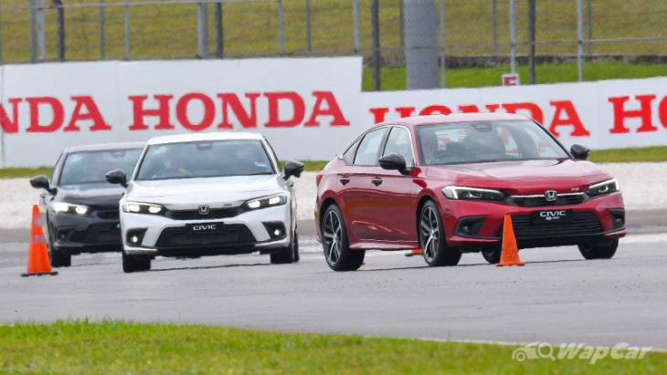 180 units of the 2022 honda civic rs e:hev delivered, this man is the first owner