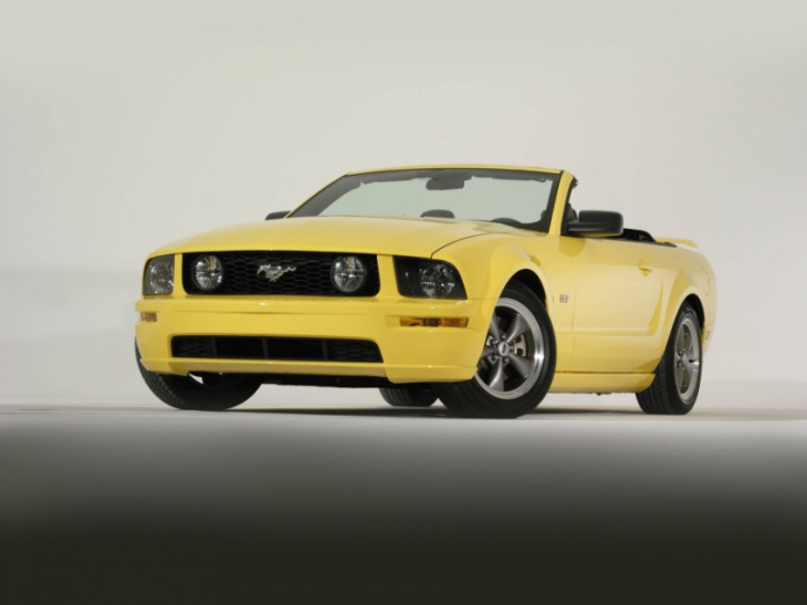 2005 mustang: should you daily drive the first s197 ford mustang?