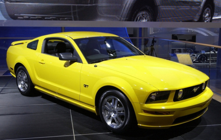 2005 mustang: should you daily drive the first s197 ford mustang?