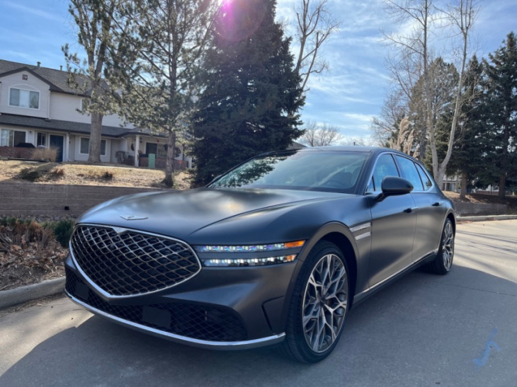 5 of the most lavish features we found on the 2023 genesis g90
