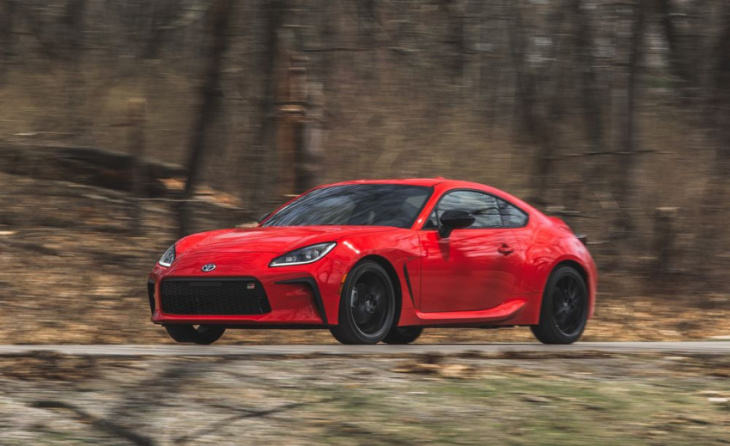 2023 subaru brz and toyota gr86: car and driver 10best