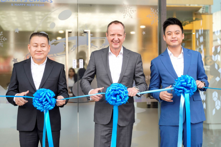 bmw group malaysia, wheelcorp premium opens new showroom in bukit tinggi, klang