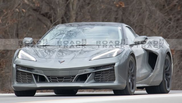 corvette e-ray spotted totally undisguised testing in the open