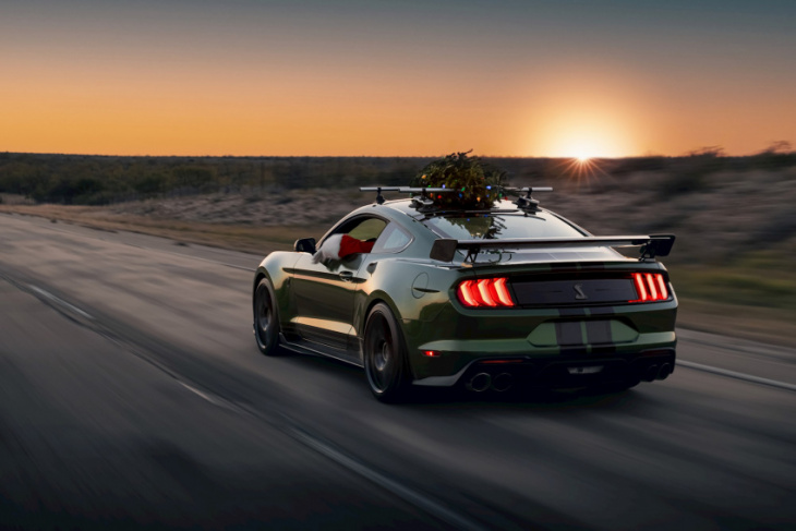 hennessey breaks christmas tree run record with mustang shelby gt500 (guest star: the grinch)