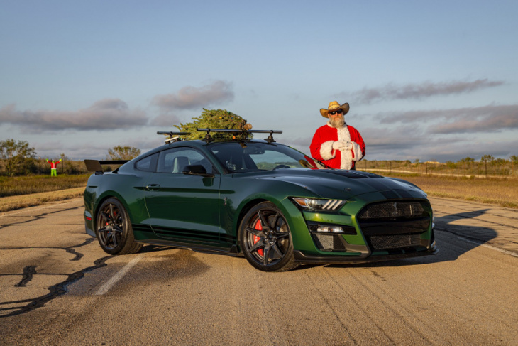 hennessey breaks christmas tree run record with mustang shelby gt500 (guest star: the grinch)