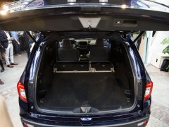 5 minivans that have the most cargo space