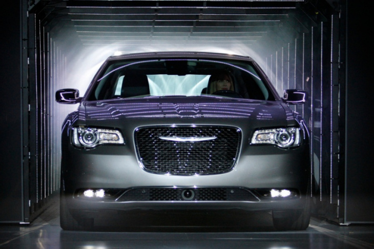 is the chrysler 300 a good road trip car?