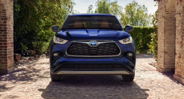 2 toyota suvs that are better as hybrids