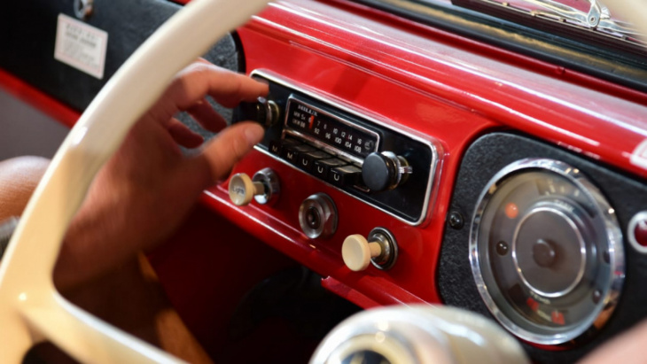 android, history of car stereos: radios, records and cassettes to cds and mp3s