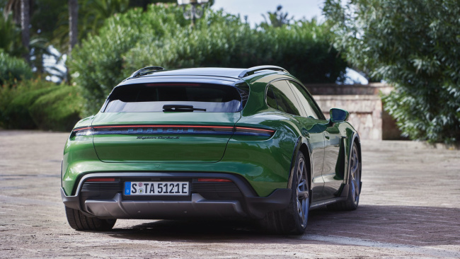 2021 Porsche Taycan Cross Turismo: An In-Depth Look, Electric Cars, Electric Porsche, Porsche, Porsche Taycan, Porsche Taycan Cross Turismo, Porsche Taycan Cross Turismo 4, Porsche Taycan Cross Turismo 4S, Porsche Taycan Cross Turismo Turbo, Porsche Taycan Cross Turismo Turbo S, review