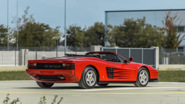 The Ferrari from Outrun in real life goes to auction, Ferrari Testarossa, Ferrari Testarossa Pininfarina Spider, RM Auctions