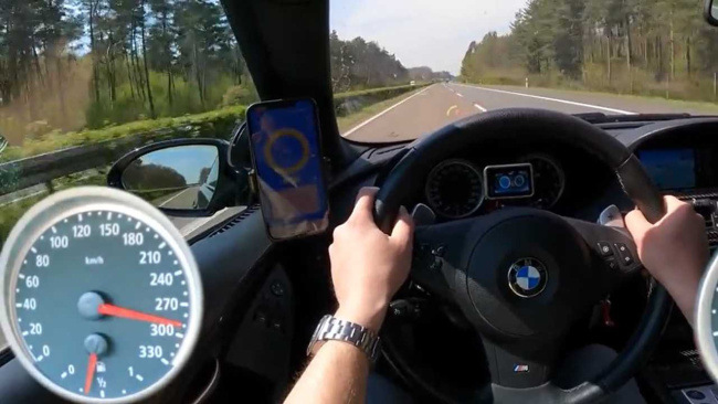 BMW M6 V10 reaches 186 mph on the Autobahn