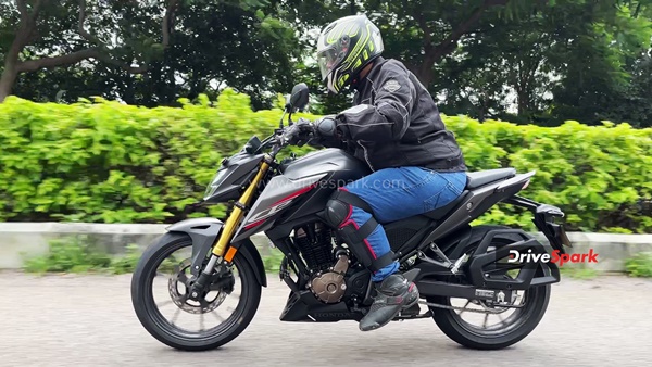 honda, honda cb300f, honda cb300f 350 review, honda cb300f first ride review, honda cb300f 350 specs, honda cb300f 350 images, honda cb300f 350 features, honda cb300f riding impressions, honda cb300f prices , honda, honda cb300f, honda cb300f 350 review, honda cb300f first ride review, honda cb300f 350 specs, honda cb300f 350 images, honda cb300f 350 features, honda cb300f riding impressions, honda cb300f prices , honda cb300f first ride review - aggressive fighter neutered by head scratching price tag