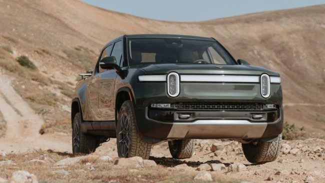 rivian r1t owners spends weeks with gmc hummer ev for comparison