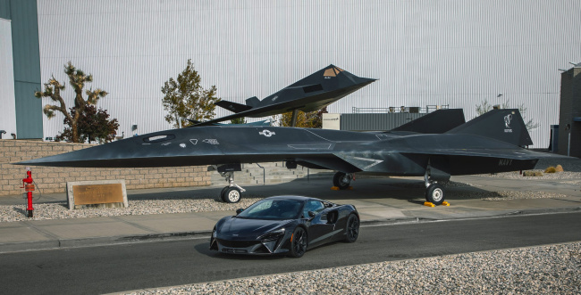 mclaren automotive to collaborate with stealth fighter people at ‘skunk works’