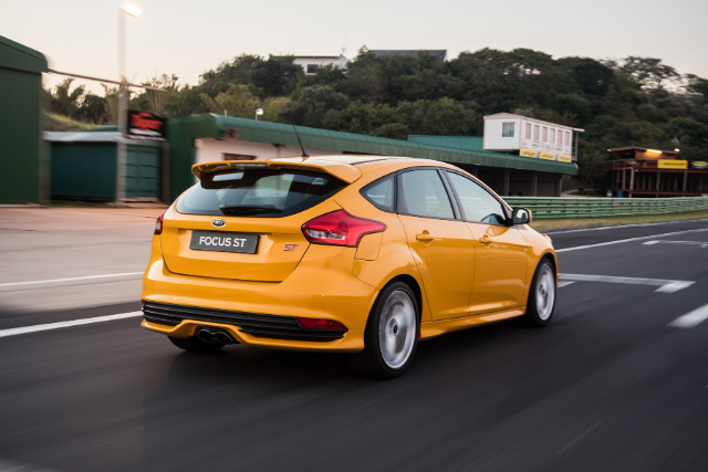 everything you need to know about the ford focus st (2015-2018)