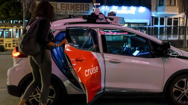 nhtsa investigating california crash involving cruise self-driving taxi
