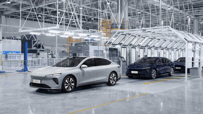 nio reportedly working on six-figure lucid air rival
