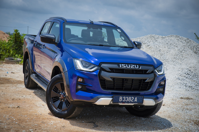 the isuzu d-max that has travelled 14 times around the planet!