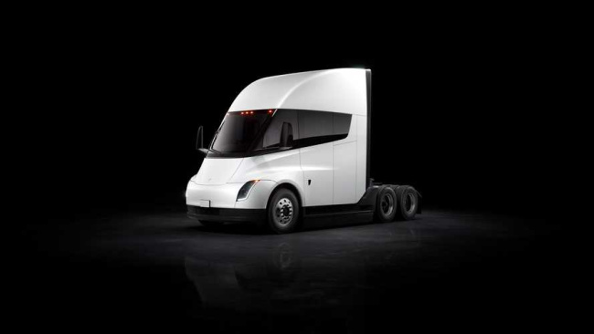 frito-lay’s tesla semi spotted on the road sounding like the future