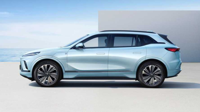 buick debuts electra e5 suv in china as its first ultium-based ev
