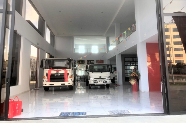 batu pahat, hino, chee heng workshop & automobile sdn bhd, hino motors sales (malaysia) sdn bhd, malaysia, hino dealer in batu pahat upgrades to 3s centre to provide better sales and aftersales