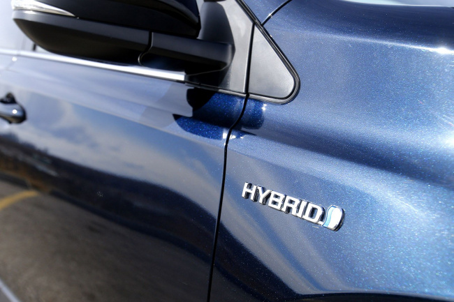 owner review: 2018 toyota rav4 hybrid se