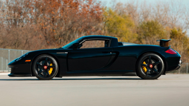 handpicked, sports, american, news, muscle, newsletter, classic, client, modern classic, europe, features, luxury, trucks, celebrity, off-road, exotic, asian, supercar, the ultimate porsche- a carrera gt is selling at mecum kissimmee