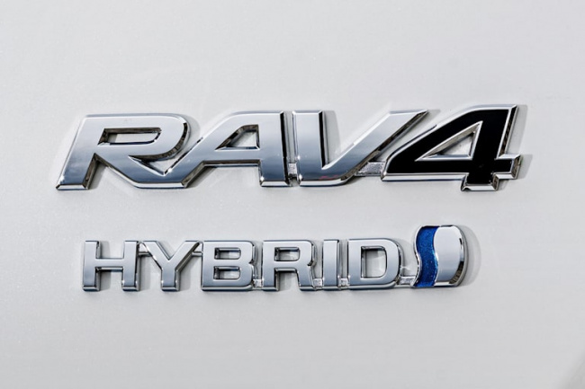 what is a hybrid car? mild, 'traditional' and plug-in hybrids explained