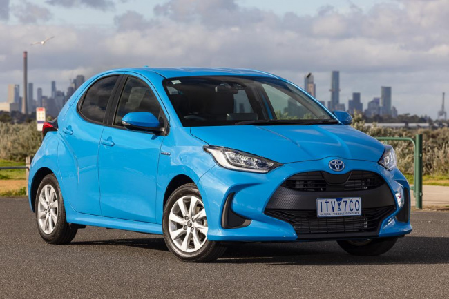 toyota, yaris, volkswagen, polo, car reviews, car comparisons, hatchback, family cars, toyota yaris v volkswagen polo 2022 comparison