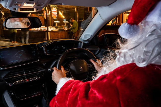 car features, carpool, auto extras, why car christmas decorations bring out my inner grinch