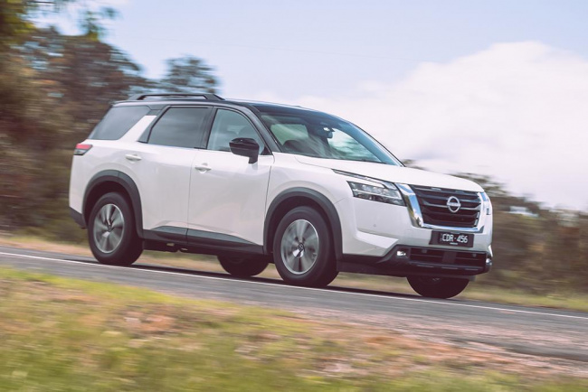 nissan, pathfinder, car reviews, 4x4 offroad cars, family cars, nissan pathfinder 2022 review