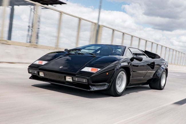 video, supercars, for sale, walter payton's rare lamborghini countach is up for grabs