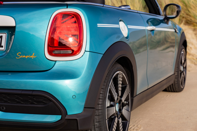 MINI Convertible Seaside Edition launched