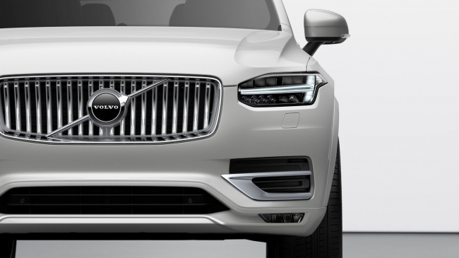 review: volvo xc90 t8 recharge