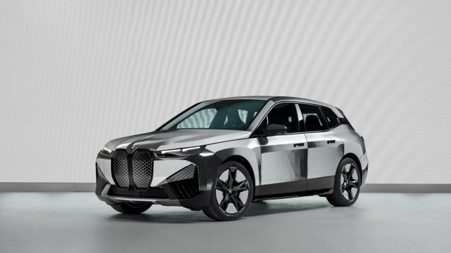 ces 2022: bmw reveals exterior colour-changing car technology